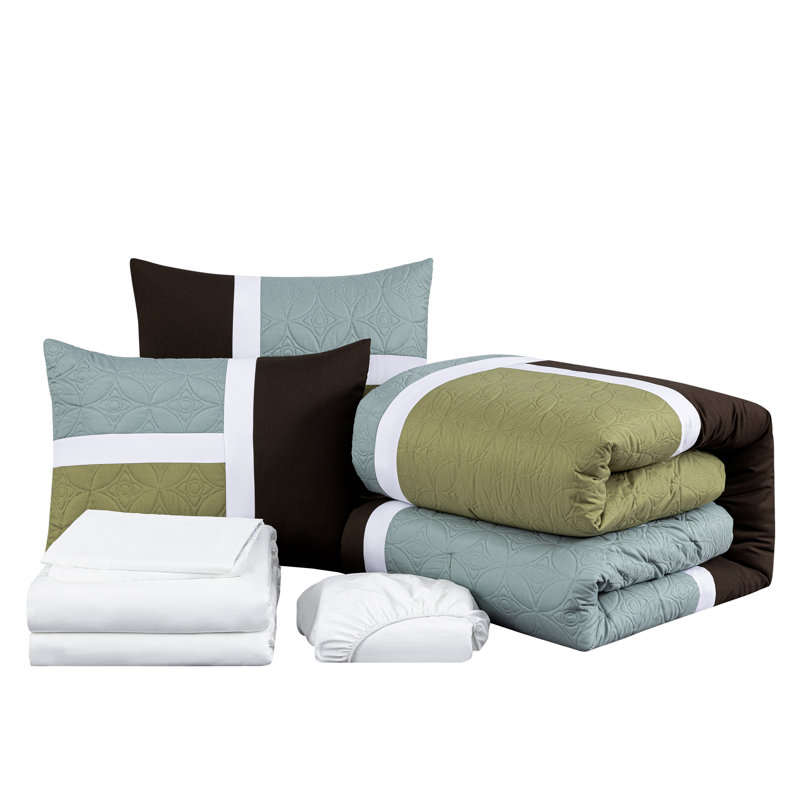 7-Piece Patchwork Bed in a Bag Comforter Set with Sheets, California King Comforter + 6 Additional Pieces