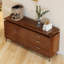 Buffet rectangulaire de 59 pouces avec pieds en acier inoxydable, 3 tiroirs de rangement et armoire à deux portes avec tablettes