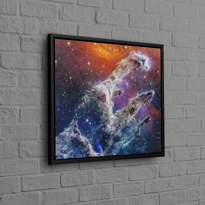 Art spectaculaire sur toile de coton d'inspiration nébuleuse présentant les majestueux piliers de la création pour la décoration murale intérieure et les espaces à thème d'Halloween