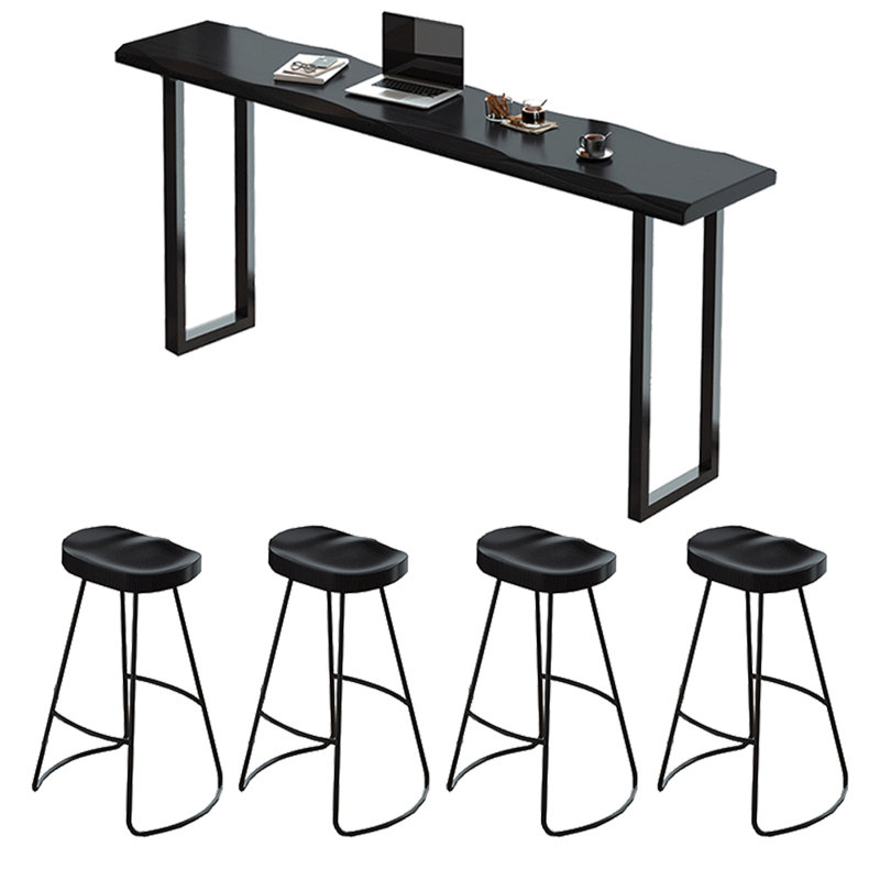 Qubilah, 41.3"H x 62.9"L x 17.7"W