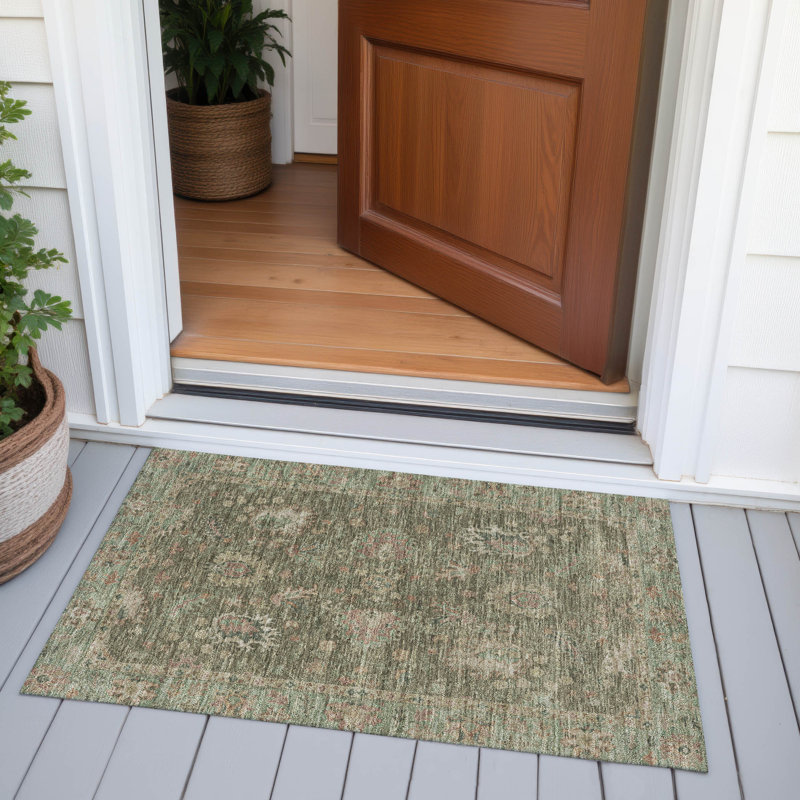 Tapis olive intérieur / extérieur lavable à la machine Xhevrie, Rectangle 1 pi 8 po x 2 pi 6 po
