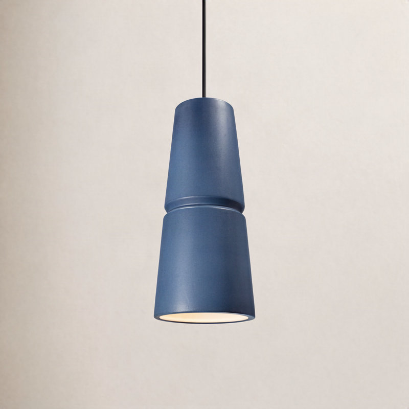 Luminaire suspendu conique à 1 lumière Logan, H 18 po x l 8 po x P 8 po, Ciel à minuit, Noir mat