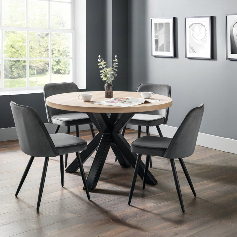 Iisakki 4 - Person Dining Set