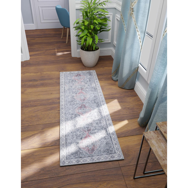 Bungalow Rose Sarah Timeless Rug, Tapis de couloir 2 pi 7 po x 10 pi