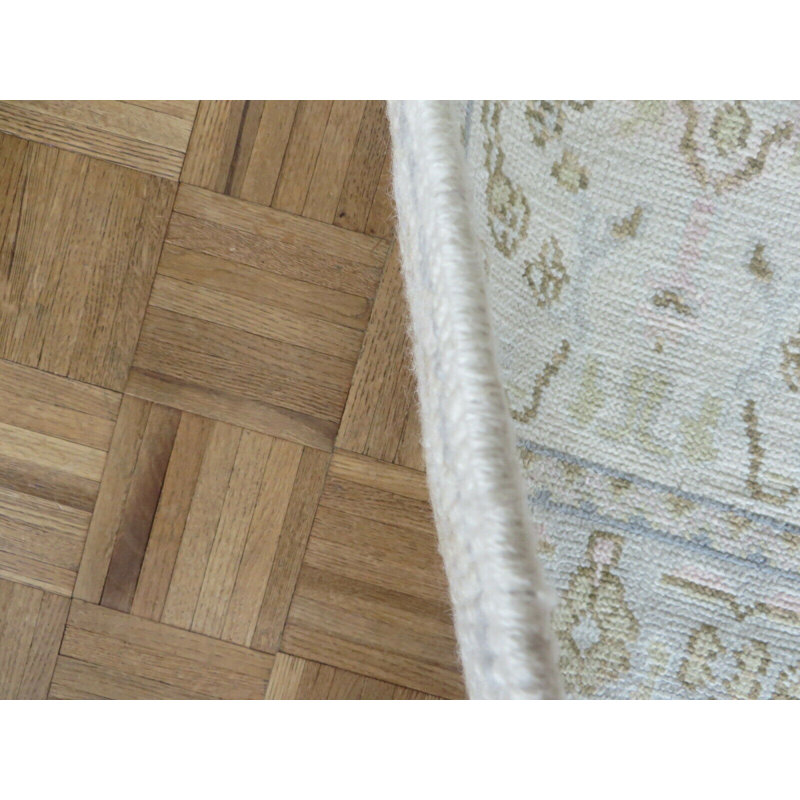 Tapis rectangulaire en laine Hatsuko de conception unique 2 pi 6 po x 10 pi