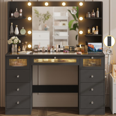 Meuble-lavabo blanc avec miroir lumineux et plateau en verre | 7 tiroirs éclairés, 4 tablettes et prise de courant - 3 lumières DEL de couleur, coiffeuse pour chambre à coucher