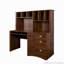 Bureau d'ordinateur à domicile avec huche-409040378