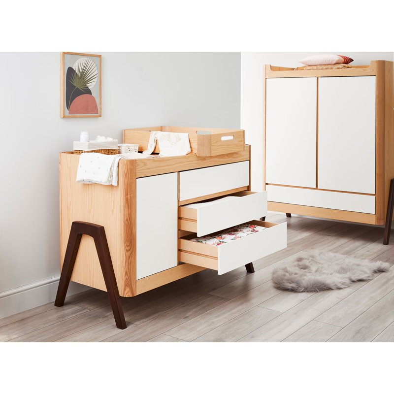 Hera Dresser, Natural