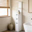 Élégante armoire de rangement pour la salle de bain, armoire de rangement étroite pour la salle de bain, tour à linge autoportante avec tablette à 2 niveaux et tiroirs