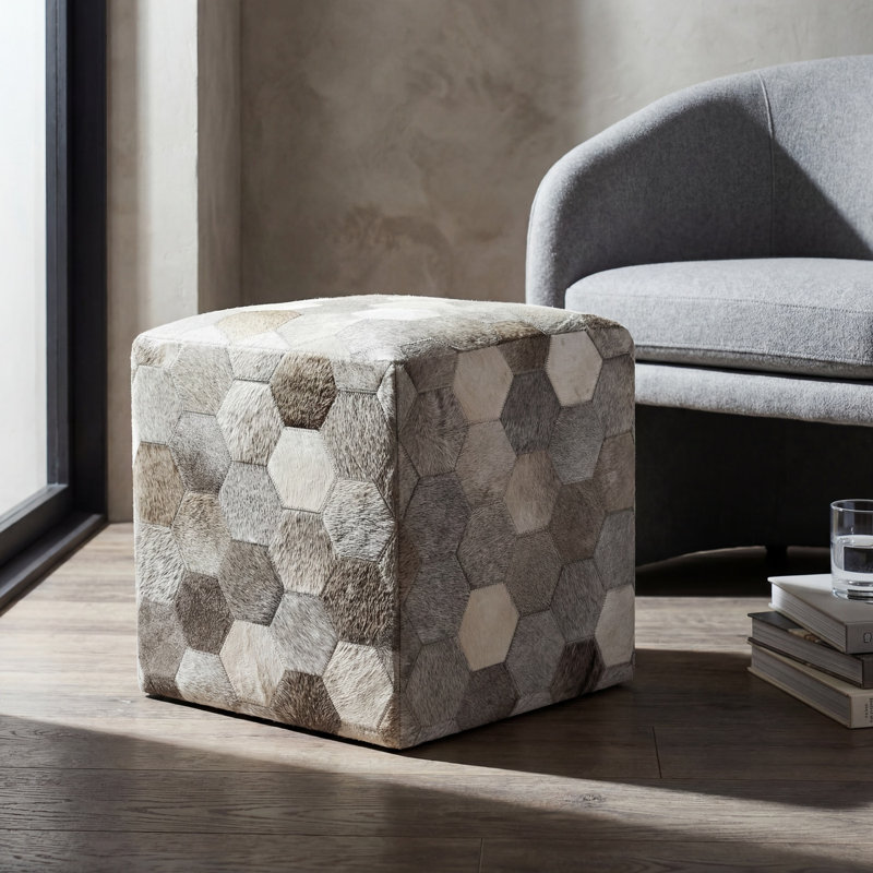 Cube carré en fourrure véritable 18 po Lakietha