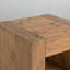 Table de bout en chêne durable et élégante pour une décoration polyvalente