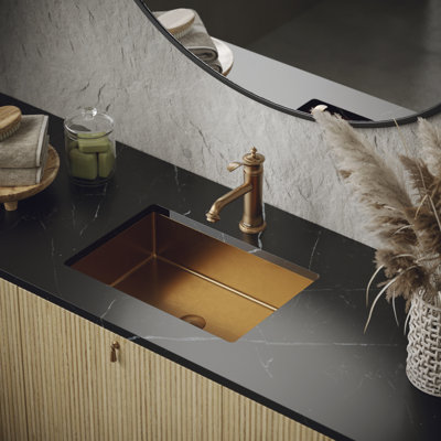 Single-Hole Single-handle Bathroom Faucet with Drain Assembly