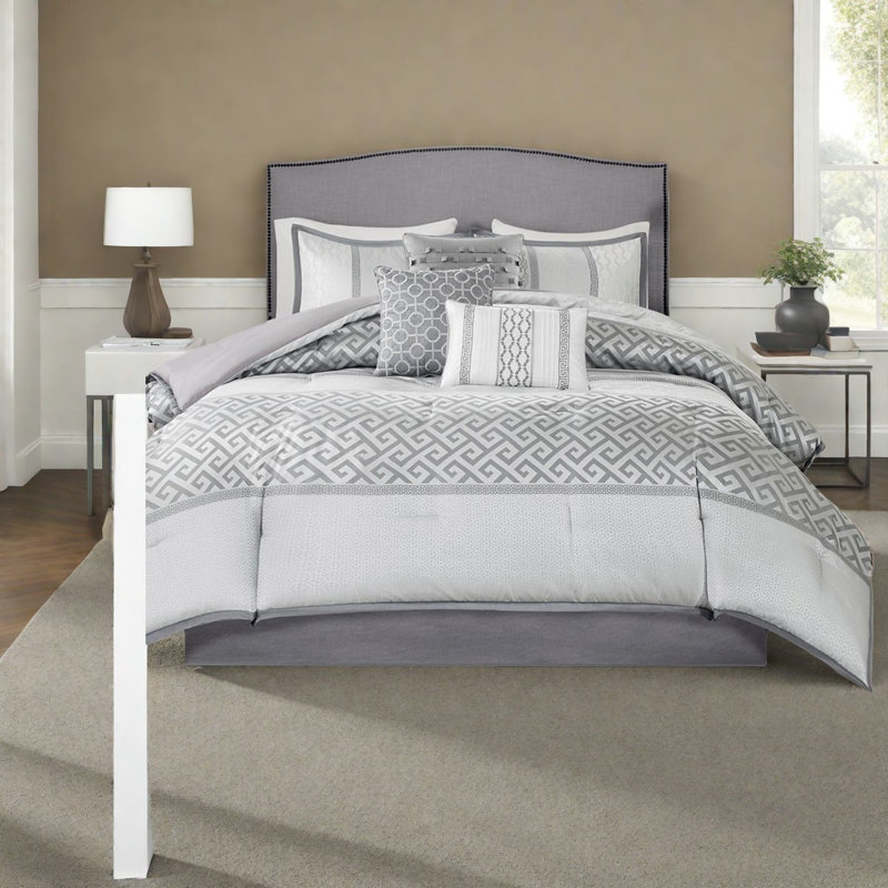 Luxury 7 Piece Polyester Cal King Bedding Sets, Jacquard Home Style