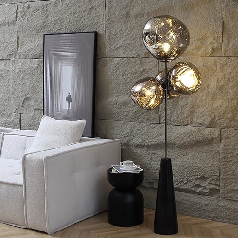 Noir / fer gris fumé + lampes sur pied de forme libre en acrylique, Gris fumé