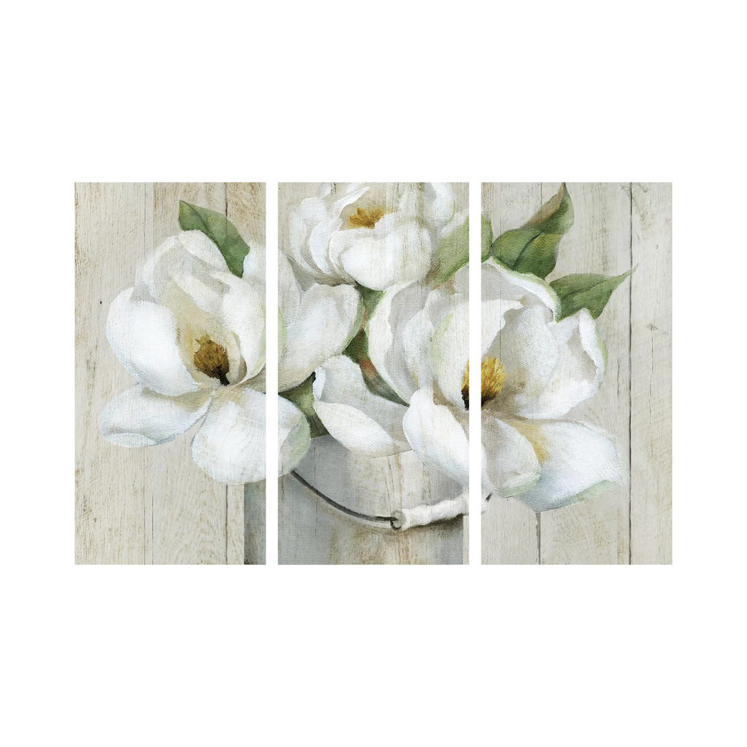 Shiplap Magnolias von Nan - Galerie-umwickelte Leinwand Giclée