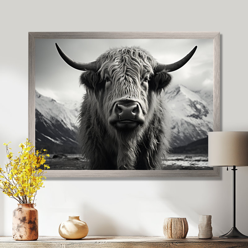 Portrait de yaks noir et blanc IV encadré sur toile, Argent, H 30 po x l 40 po x P 1,5 po