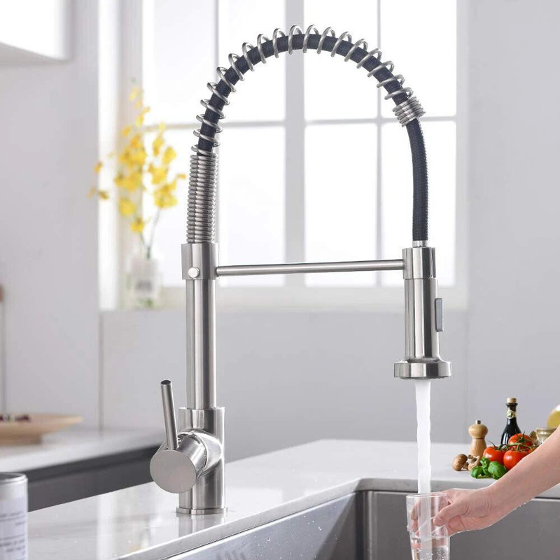 Robinet de cuisine en nickel brossé avec douchette rétractable à poignée simple et robinet de cuisine à un trou pour évier extérieur