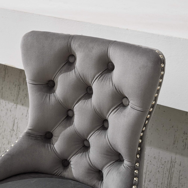 Tabourets de bar pivotants épais en velours chromé, hauteur réglable de 25 à 33 po, rembourrage moderne avec base de 17,7 po, boutons capitonnés et siège à ressorts, éponge et ressort, pour pub maison et îlot de cuisine (gris, ensemble de 2)