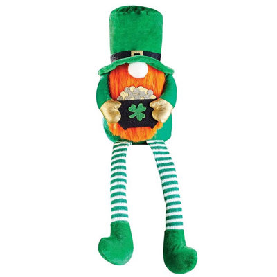 Gnome irlandais assis