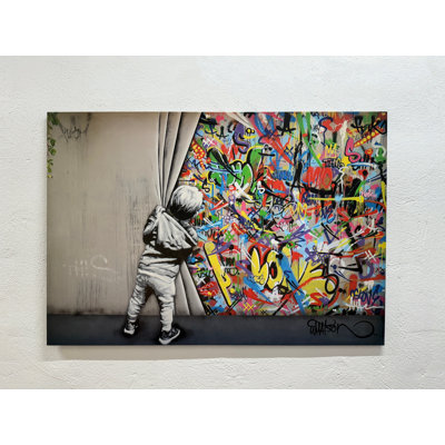 Urban Graffiti Charm: impression sur toile par Banksy, 1P GoldFramedCanves