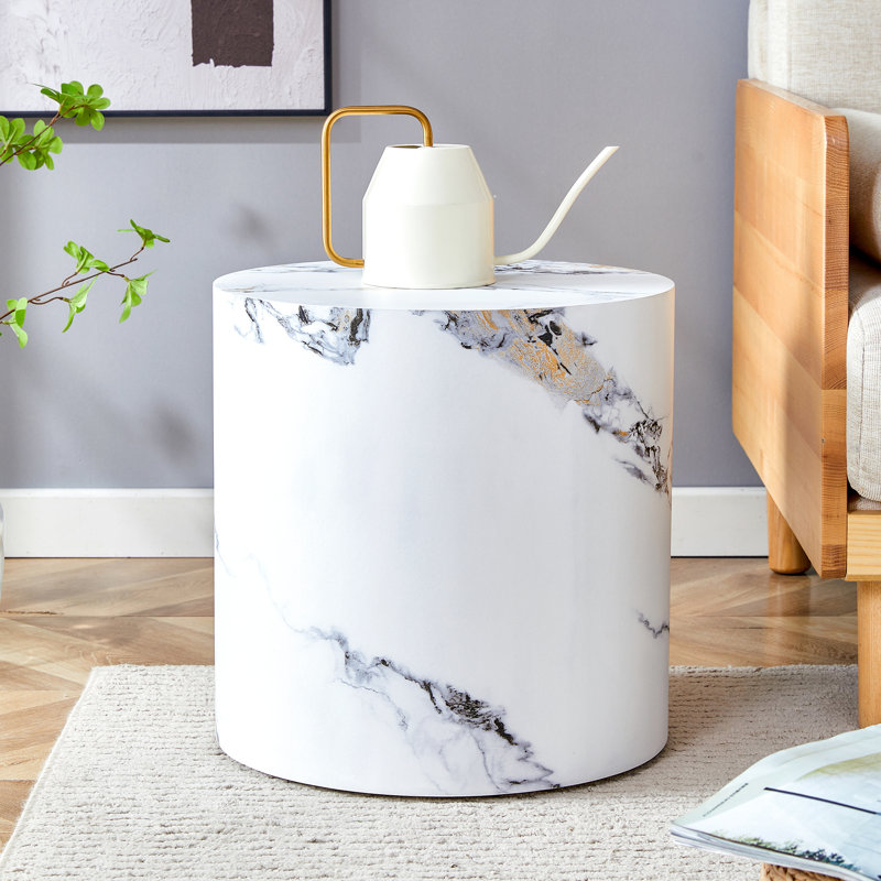 Table cylindrique blanche avec motif envoûtant. 15,65 po L x P H 15,63 lb Convient à différentes utilisations comme le café, les repas, le travail, l'écriture. Ajoute de l'élégance aux utilisations intérieures variées. In., Can Be