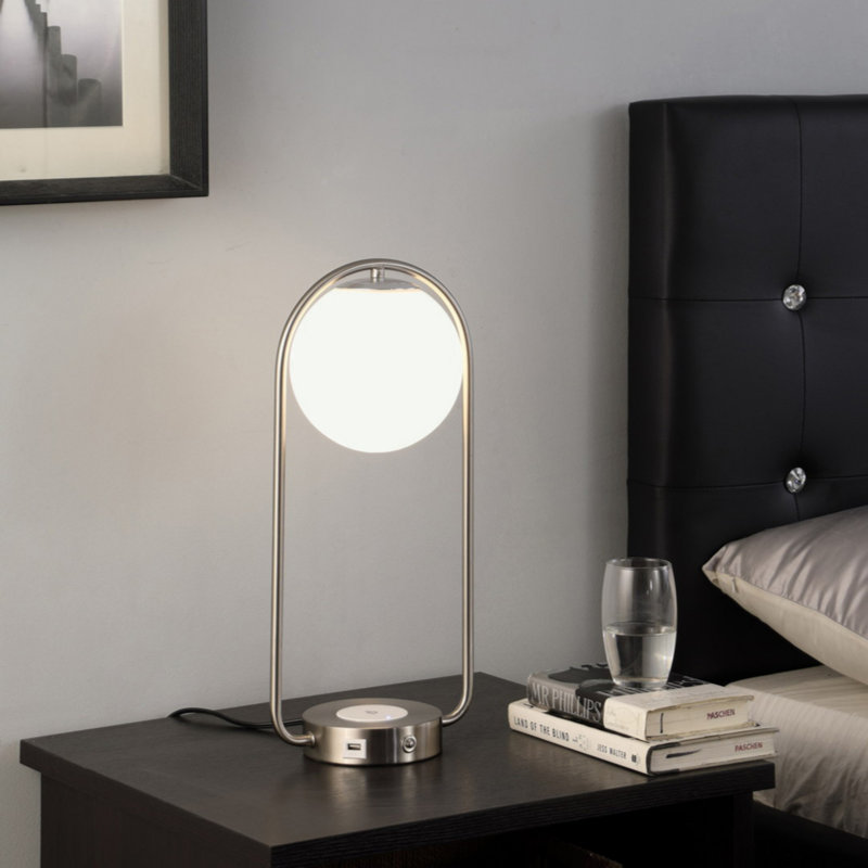 Amorina Metal USB Table Lamp