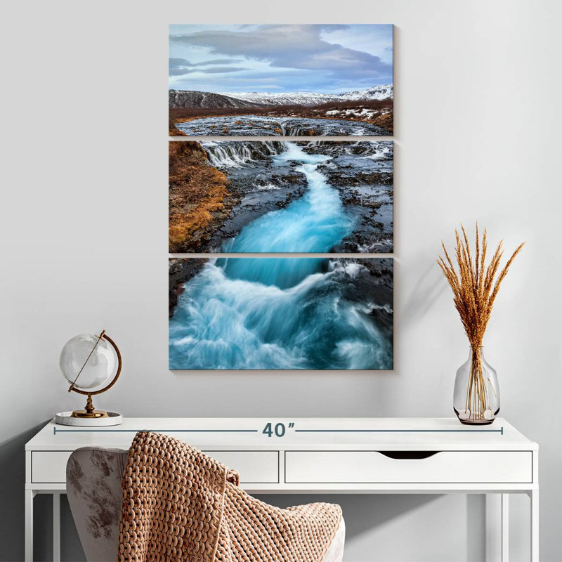 Alvord tourbillonnant en cascades en Islande, H 32 po x l 20 po
