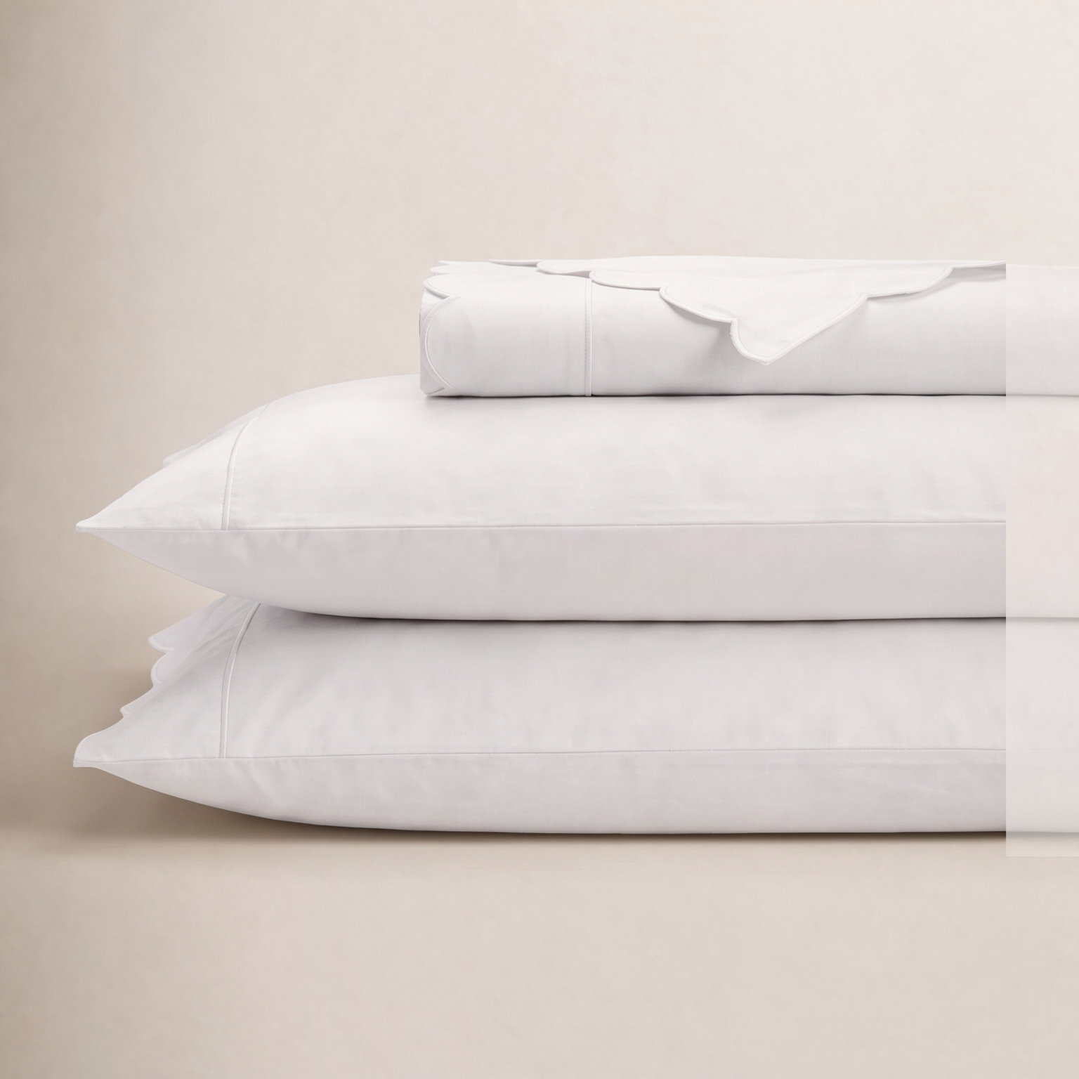 SCALLOP FRAME PERCALE SHEET SET, Queen Sheet Set with 2 Pillowcases, White