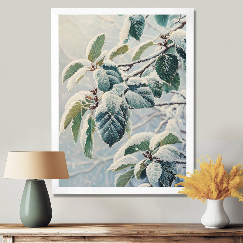 Snowy Leaves In The Forest I - impressions sur toile florales, H 44 po x l 34 po, Reproduction encadrée d'une seule photo