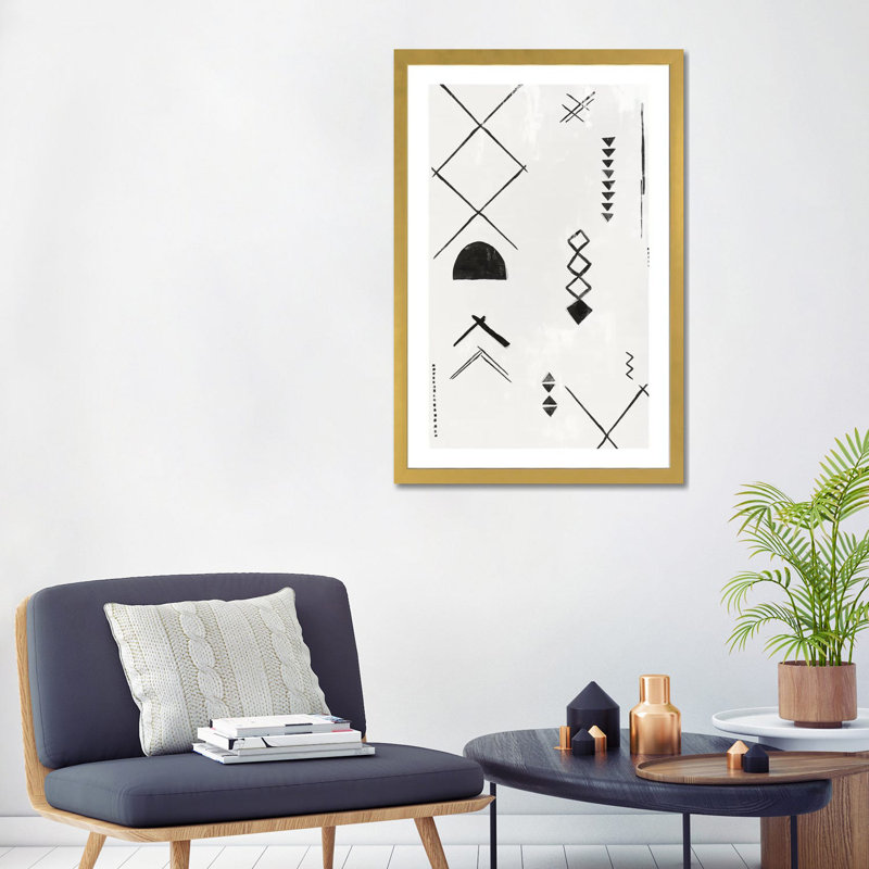 «African Motifs II» par Isabelle Z - reproduction d'art, Papier encadré doré, H 32 po x l 24 po x P 1 po, Blanc
