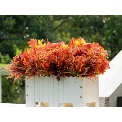 24 pièces de fleurs artificielles d'automne à l'extérieur, érables et mamans pour l'extérieur, plantes artificielles résistantes aux rayons UV pour l'extérieur, porche de patio de jardin, décorations d'automne pour la maison