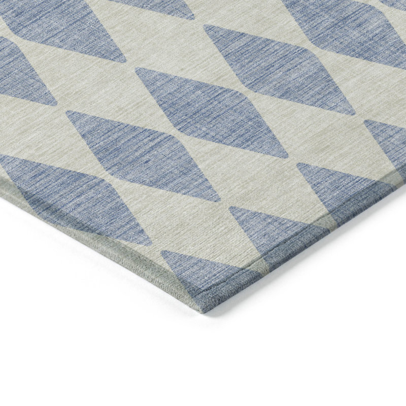 Loreen Washable Geometric Indoor / Outdoor Rug, Rectangle 2'6" x 3'10"