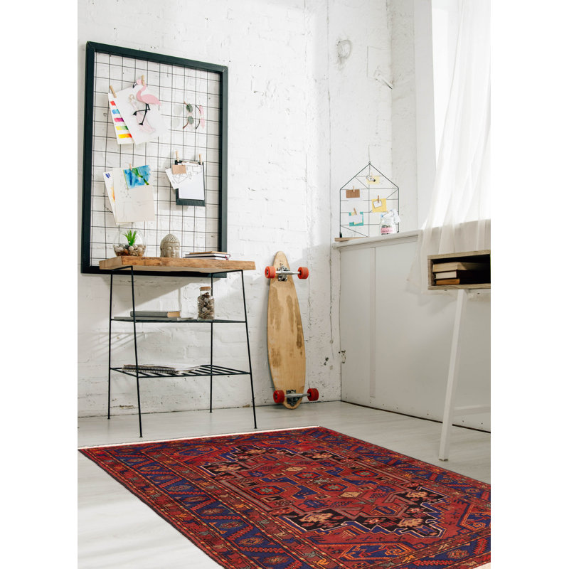 Tapis rouge Xaniel 4 pi 7 po x 7 pi 7 po