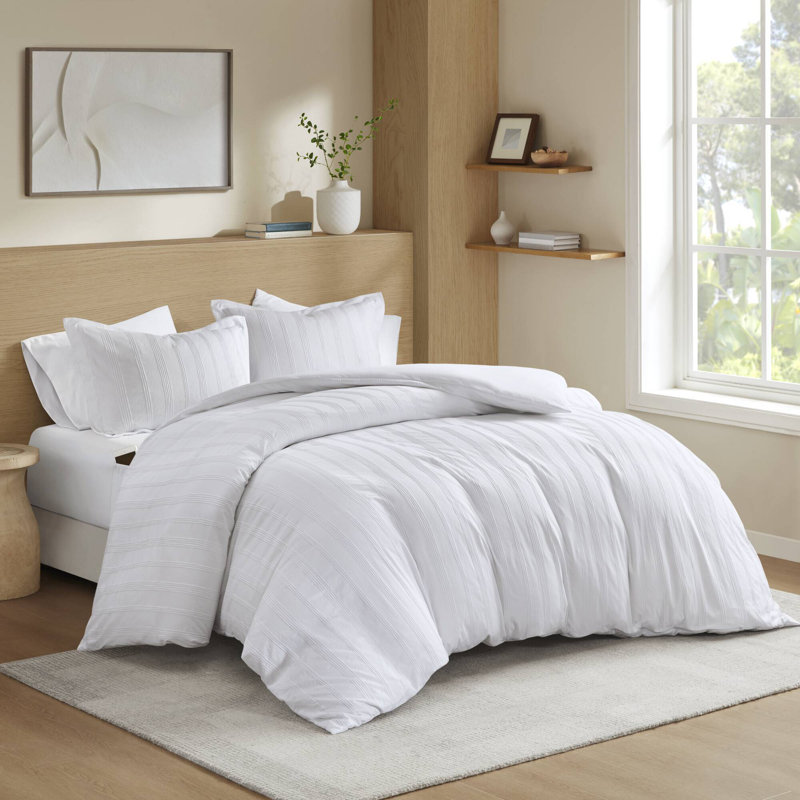 Elegant King Bedding Sets, Polyester Striped Modern Design For Home