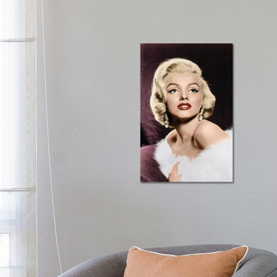 " Marilyn Monroe (1926-1962) " by Granger