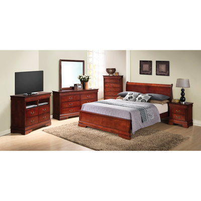 Exquisite Cherry Wood Bed With Traditional Glamour - 44"h X 67"w 87"d Durably Constructed For Long-lasting Utilization Delightful Finish Improves Bedroom Decor Effortless Assembly, Time Advantage