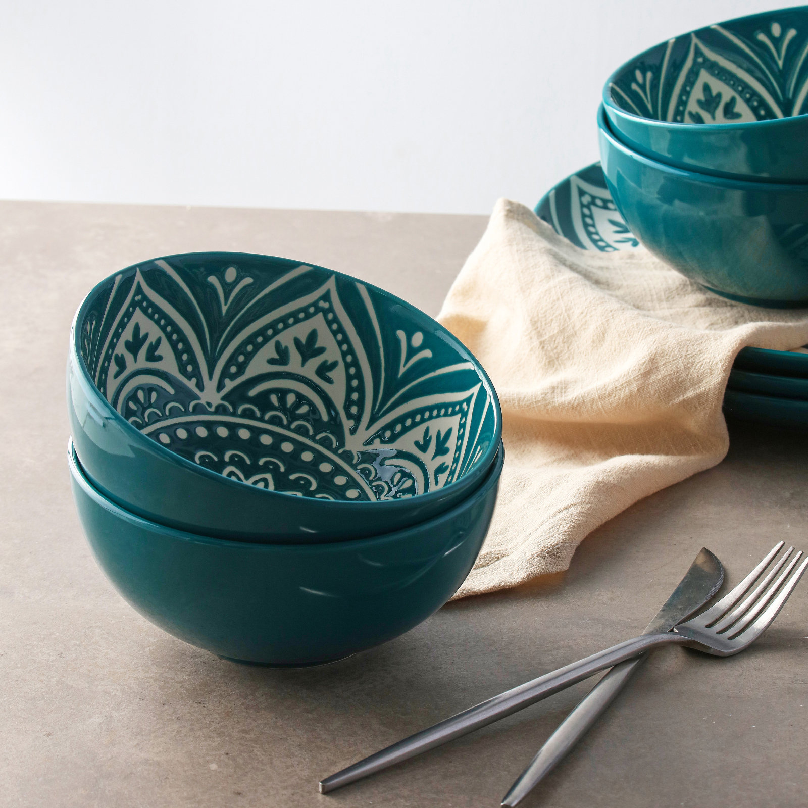 The Pioneer Woman Set of 3 10-inch Salad Bowls in Assorted Patterns 