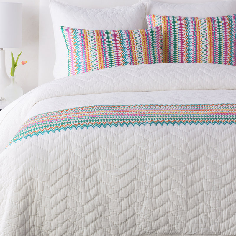 Alessio Traditional Chevron / Zig Zag Quilt, King