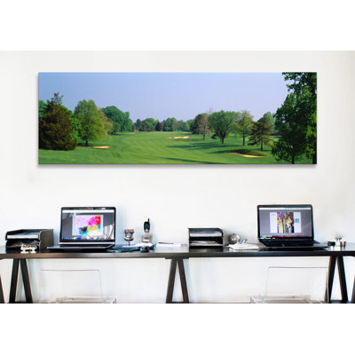 Vue panoramique d'un terrain de golf, Baltimore Country Club, Maryland, États-Unis par Panoramic Images - Reproduction de giclée sur toile tendue avec châssis