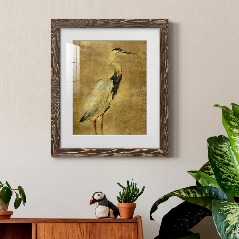 Gold Crane at Dusk I - impression, Papier, cadre noyer, H 44 po x l 31 po x P 1 po