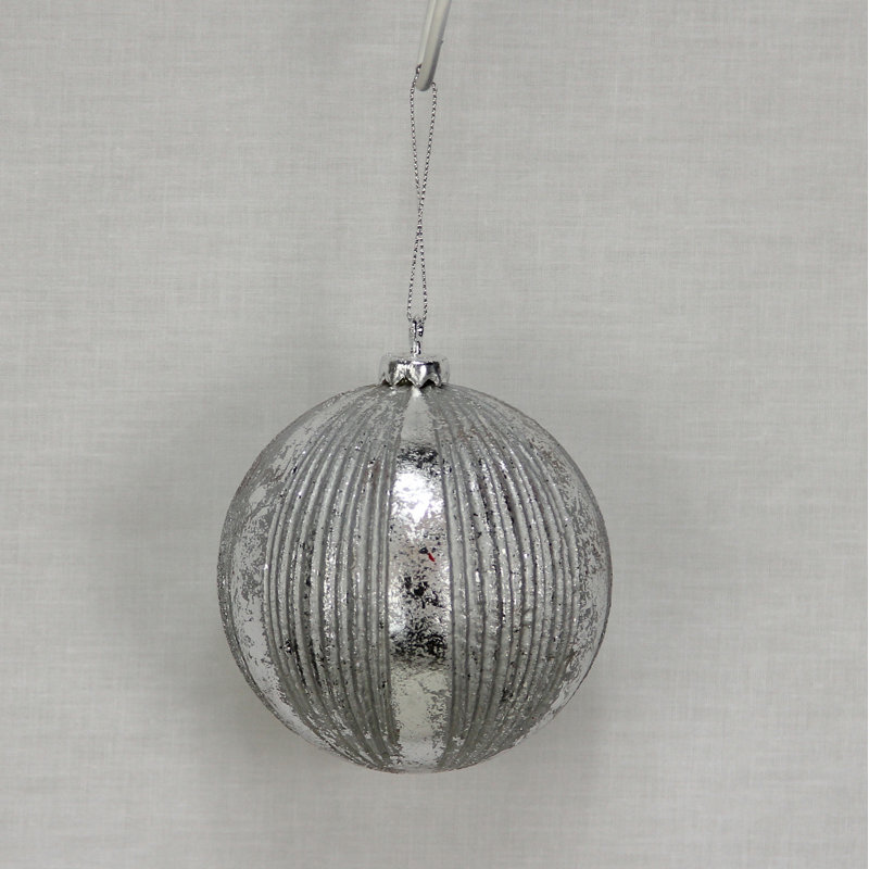 Boule de noël en métal à côtes, Argent