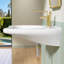 Lavabo de salle de bain mural en céramique en forme de U 24 po x l 20 po accessible par ADA avec façade incurvée ergonomique