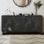 Grande armoire de rangement sculptée avec poignée en métal et porte d'entrée-2090936823