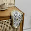Horloge de table à chiffres romains-936418775