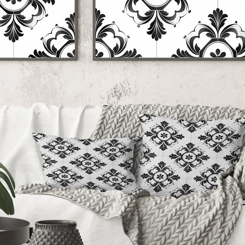 Coussin noir et blanc quadrilobe I - moderne, H 16 po x l 16 po