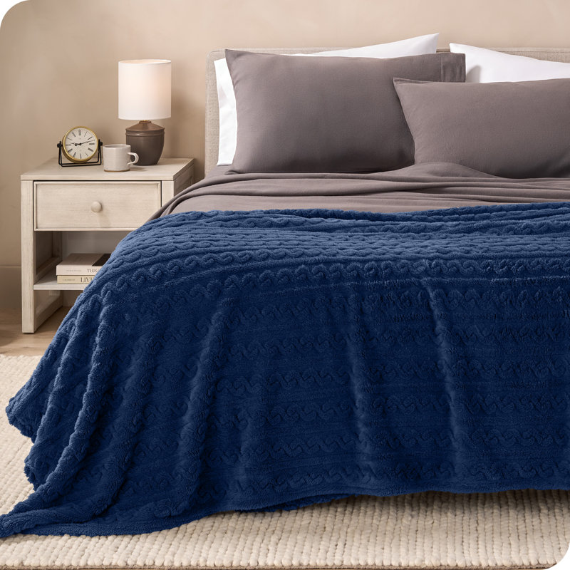 Couverture Cozy Faux Shearling, Câble bleu foncé, Jeté