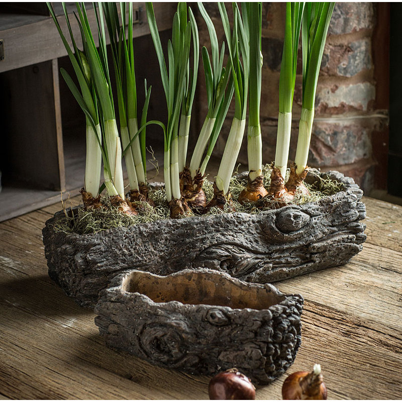 Calahan Statue Planter, 3.38" H x 9.25" W x 5.5" D