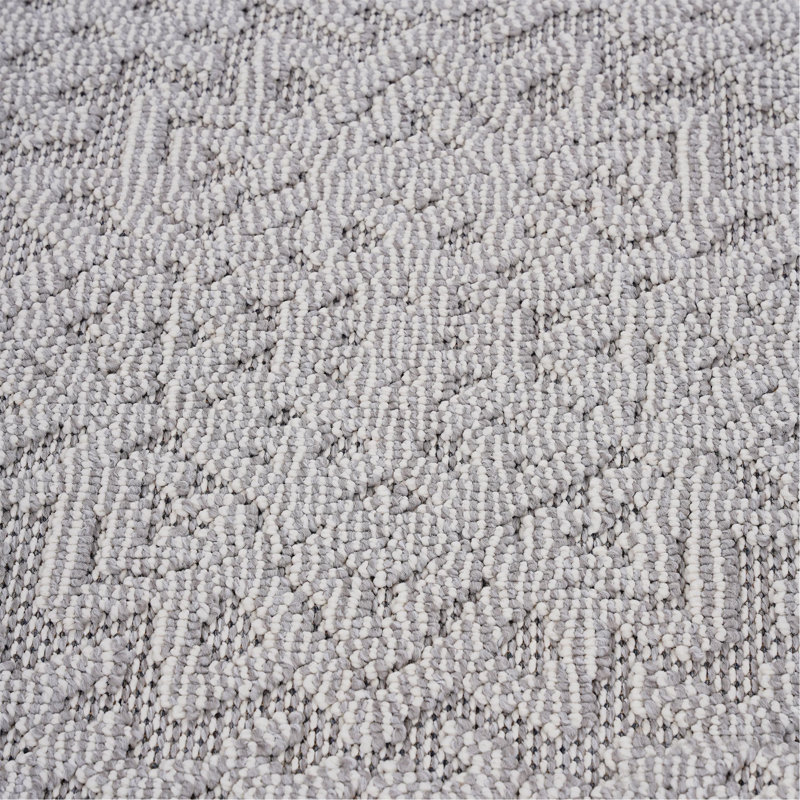 Collection White/Ivory /Medallion Indoor/Outdoor Area Rug, Runner 2'2" x 8'