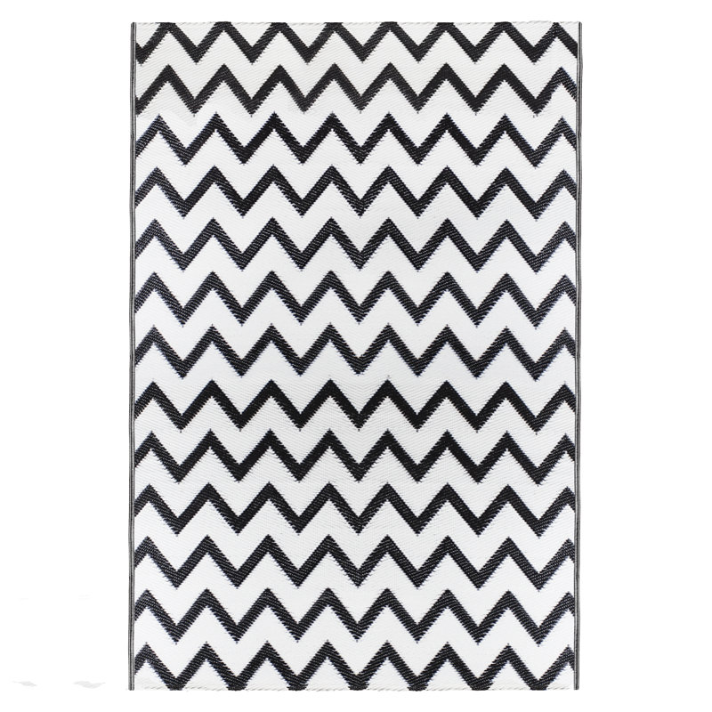 4' x 6' Black and White Chevron Rectangular Outdoor Area Rug