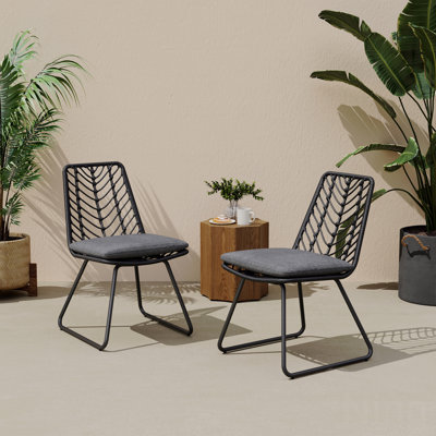 Set Of 2 Outdoor Patio Chair, With 2 Grey Cushions
